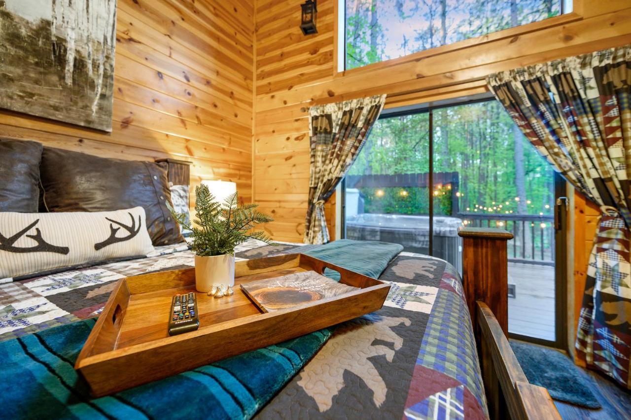 Hickory Bear - Cabin Surrounded By Pines, Sleeps 10, Hot Tub, Fire Pit, Arcade, Foosball Table & Deck Slide Broken Bow Ngoại thất bức ảnh