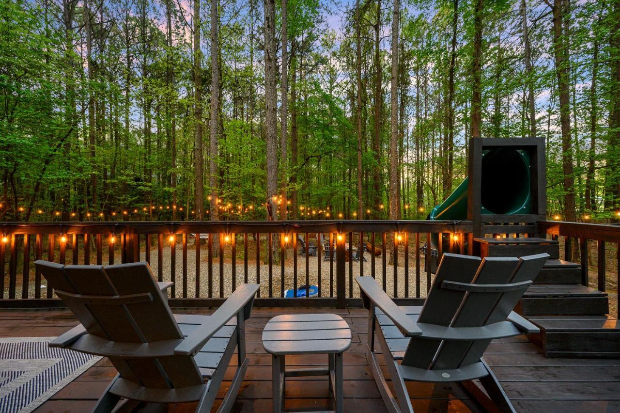 Hickory Bear - Cabin Surrounded By Pines, Sleeps 10, Hot Tub, Fire Pit, Arcade, Foosball Table & Deck Slide Broken Bow Ngoại thất bức ảnh