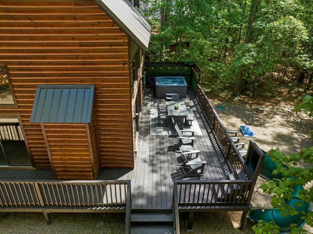 Hickory Bear - Cabin Surrounded By Pines, Sleeps 10, Hot Tub, Fire Pit, Arcade, Foosball Table & Deck Slide Broken Bow Ngoại thất bức ảnh