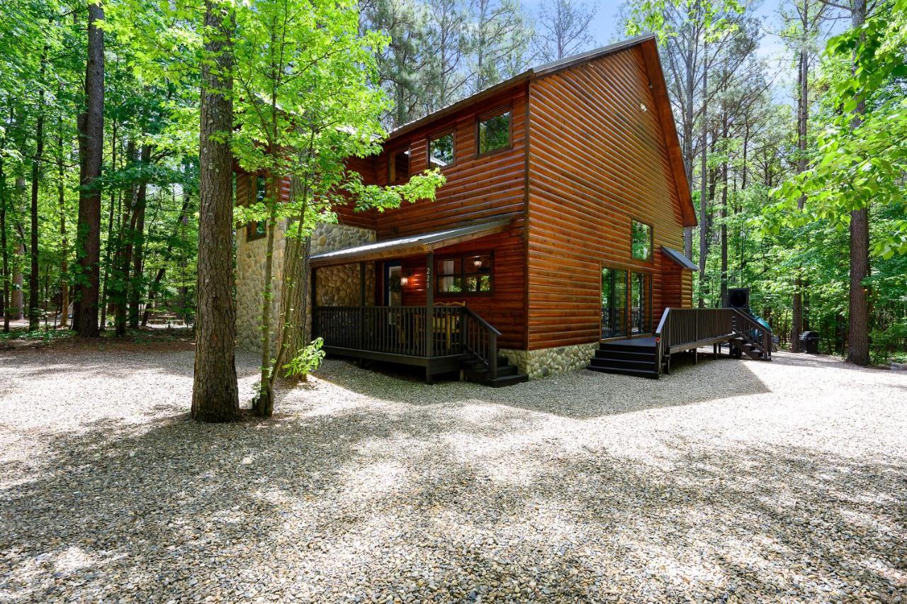 Hickory Bear - Cabin Surrounded By Pines, Sleeps 10, Hot Tub, Fire Pit, Arcade, Foosball Table & Deck Slide Broken Bow Ngoại thất bức ảnh