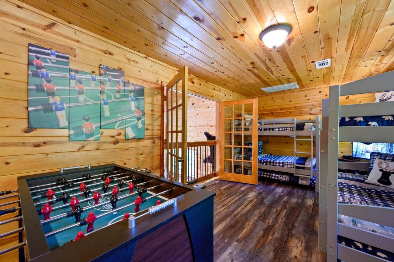 Hickory Bear - Cabin Surrounded By Pines, Sleeps 10, Hot Tub, Fire Pit, Arcade, Foosball Table & Deck Slide Broken Bow Ngoại thất bức ảnh