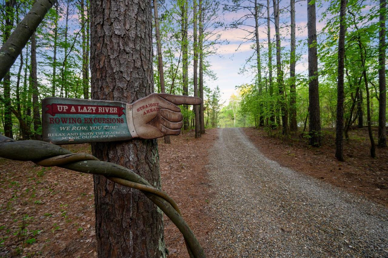 Hickory Bear - Cabin Surrounded By Pines, Sleeps 10, Hot Tub, Fire Pit, Arcade, Foosball Table & Deck Slide Broken Bow Ngoại thất bức ảnh